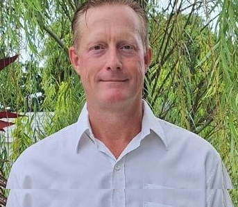 Christopher Roberts - 共同創業者、商業戦略・オペレーション担当